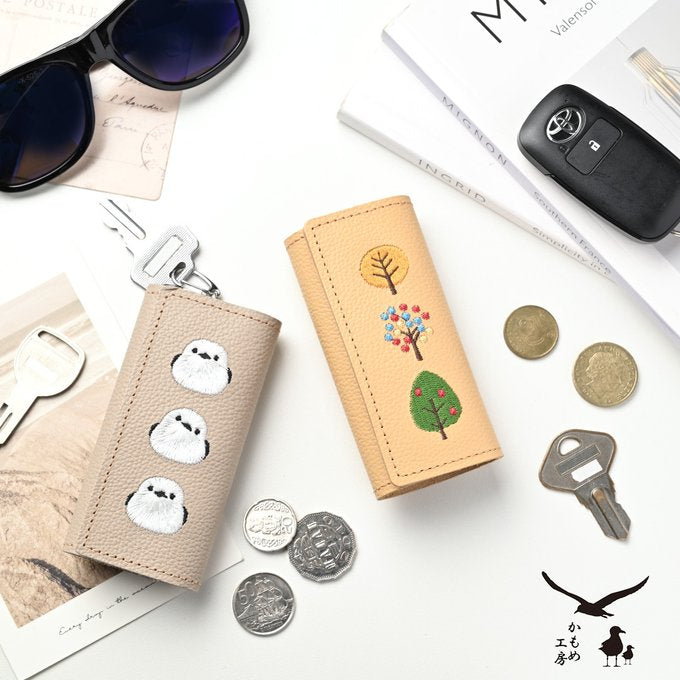 シマエナガとネコ 三つ折り キーケース 【 シュリンクレザー 刺繍 】 姫路レザー 本革