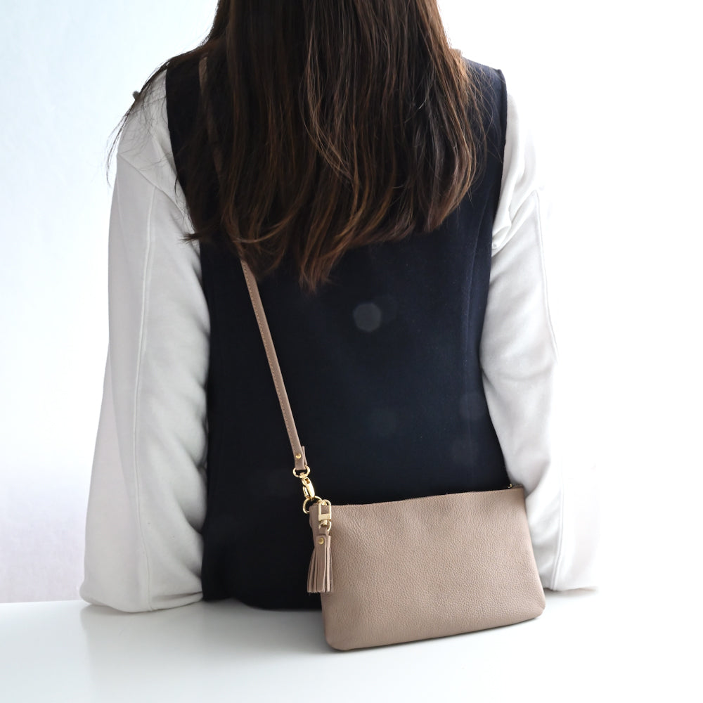 姫路レザー シュリンクレザー 横型ファスナーポシェット