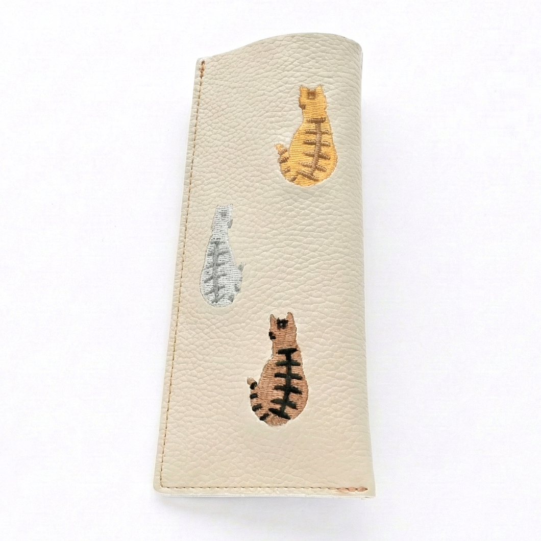刺繍 うしろむき猫 メガネケース