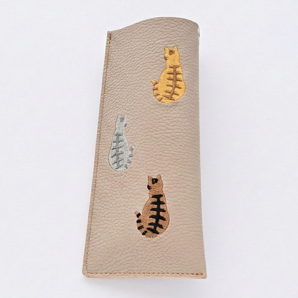 刺繍 うしろむき猫 メガネケース