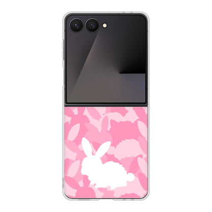 Galaxy Z Flip7 SCG35 au 高画質仕上げ 背面印刷 ハードケースむかいあぐる うさぎ迷彩風