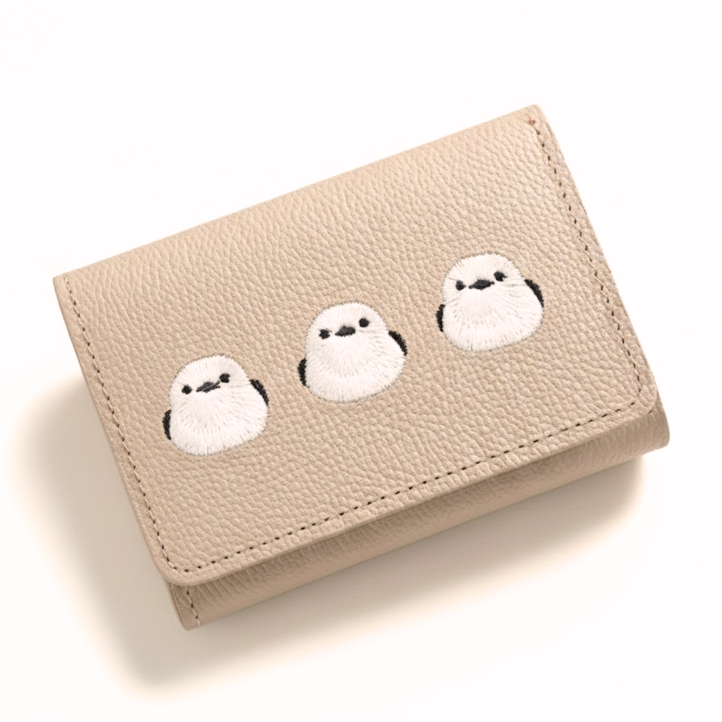 シマエナガとネコ シンプル 三つ折り財布 【 シュリンクレザー 刺繍 】 ミニ財布 ミニウォレット コンパクトウォレット 本革