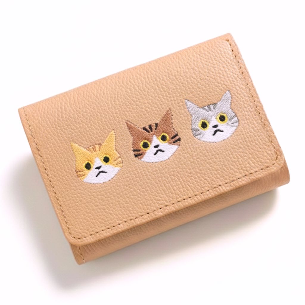 シマエナガとネコ シンプル 三つ折り財布 【 シュリンクレザー 刺繍 】 ミニ財布 ミニウォレット コンパクトウォレット 本革