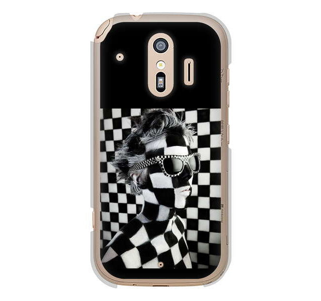 らくらくスマートフォン me F-01L docomo 高画質仕上げ 背面印刷 ハードケース 【357 bk&wh】